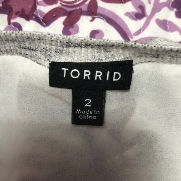 Grey Torrid Shirt - Picture 3 of 4
